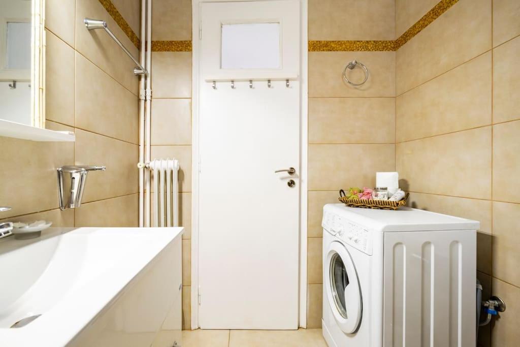 Athens Paradise Cozy 53 Sqm Apartament Near To Metro Екстериор снимка