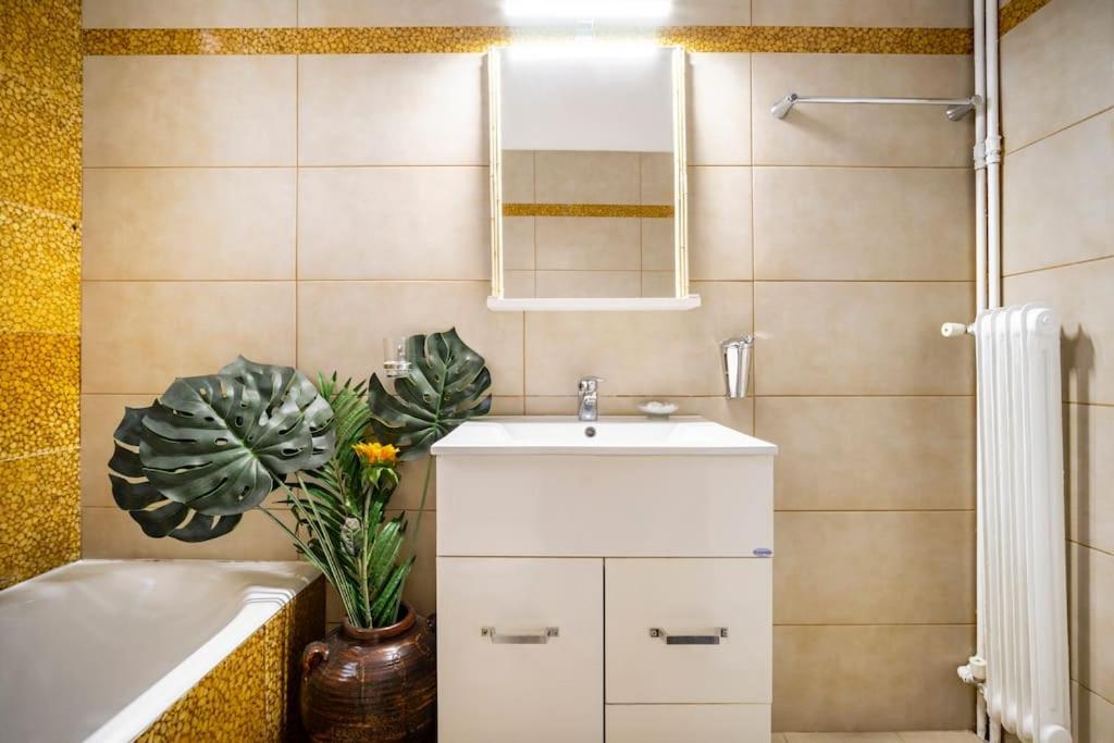 Athens Paradise Cozy 53 Sqm Apartament Near To Metro Екстериор снимка